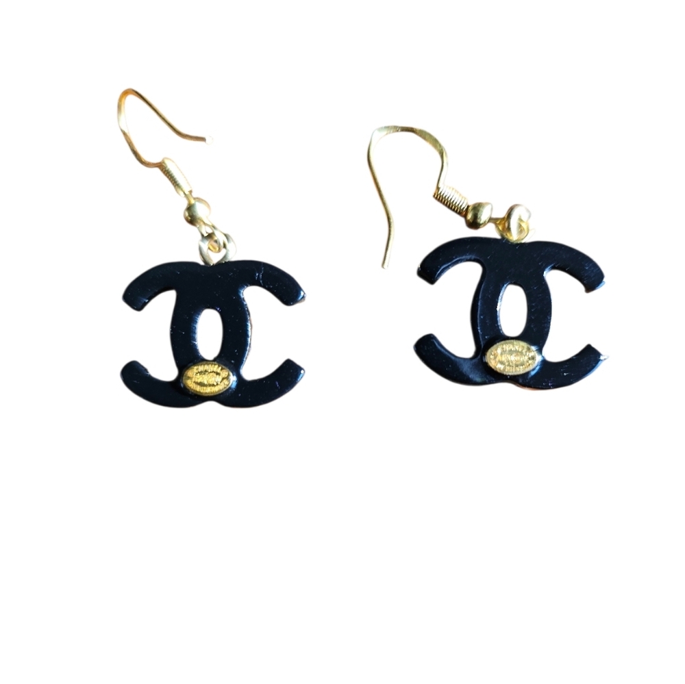 Chanel CC Black, White And Gold Pendant Necklace and Earring Set - Picture 3 of 4